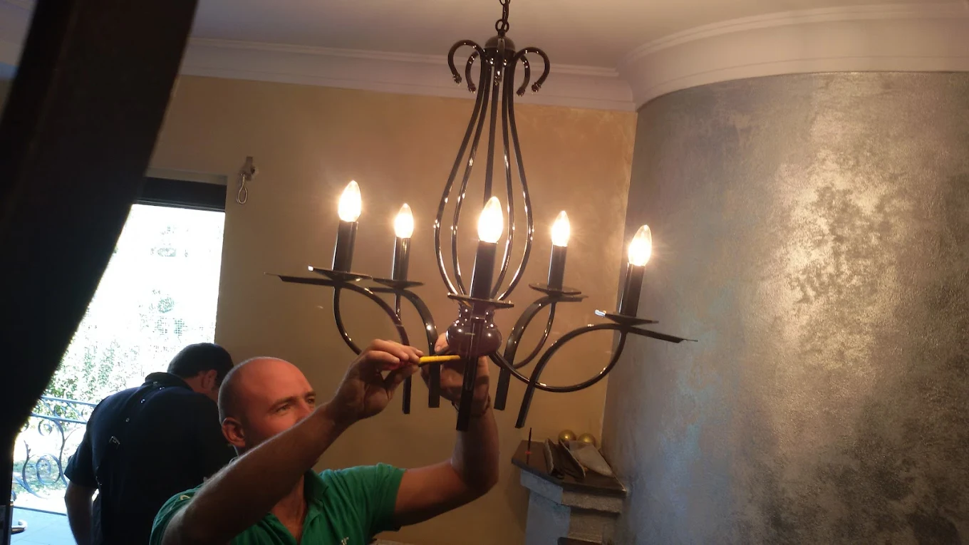 Instalare și Montaj Corpuri de Iluminat